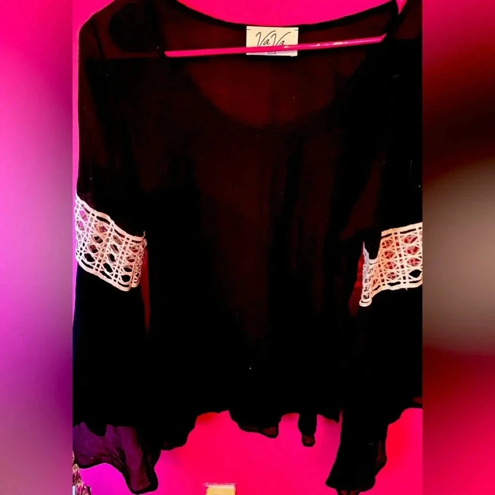 Black flowy top